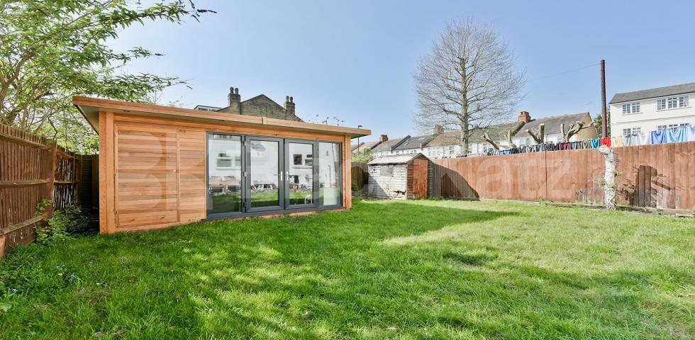 			UNDER OFFER, 2 Bedroom, 1 bath, 1 reception Ground Floor Flat			 Stanstead Road, Forrest Hill